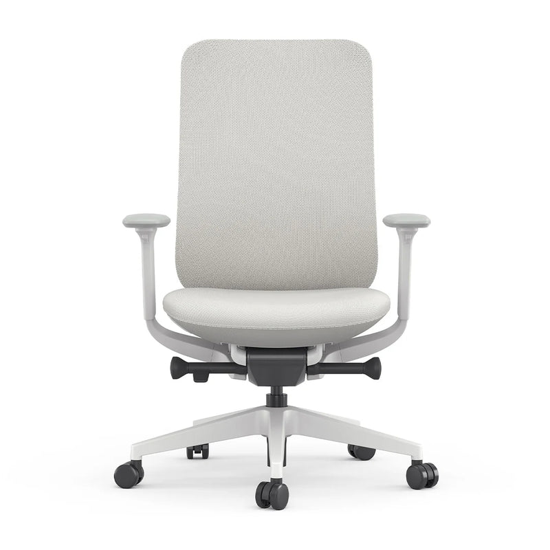 Silla ejecutiva modelo KHUDI OHE-44 Arena frente Aura Muebles
