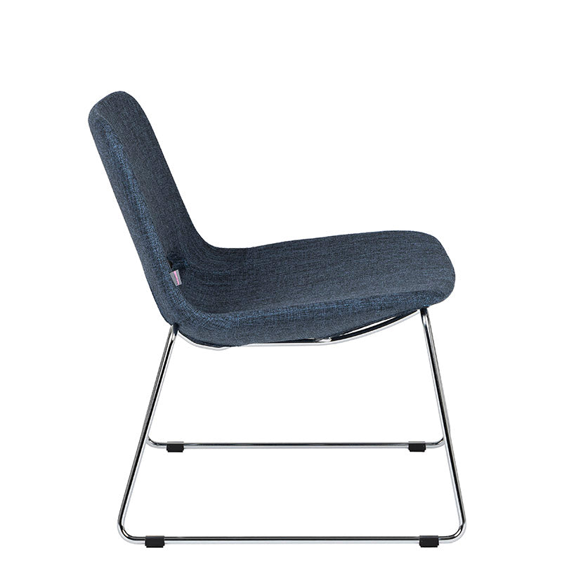 Sillón Ejecutivo modelo ExtraKool de Aura Muebles de lado color azul
