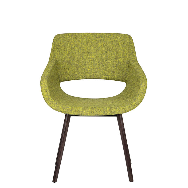 Sillón de visita Flok verde de frente con base de madera de haya disponible en colores Wenge, Negro y Natural.