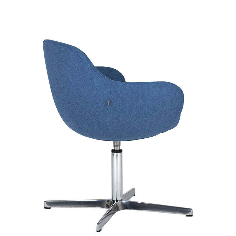 Sillón de Visita kimbra azul de lado y atrás con base rotatoria de cuatro puntas con mecanismo de retorno.
