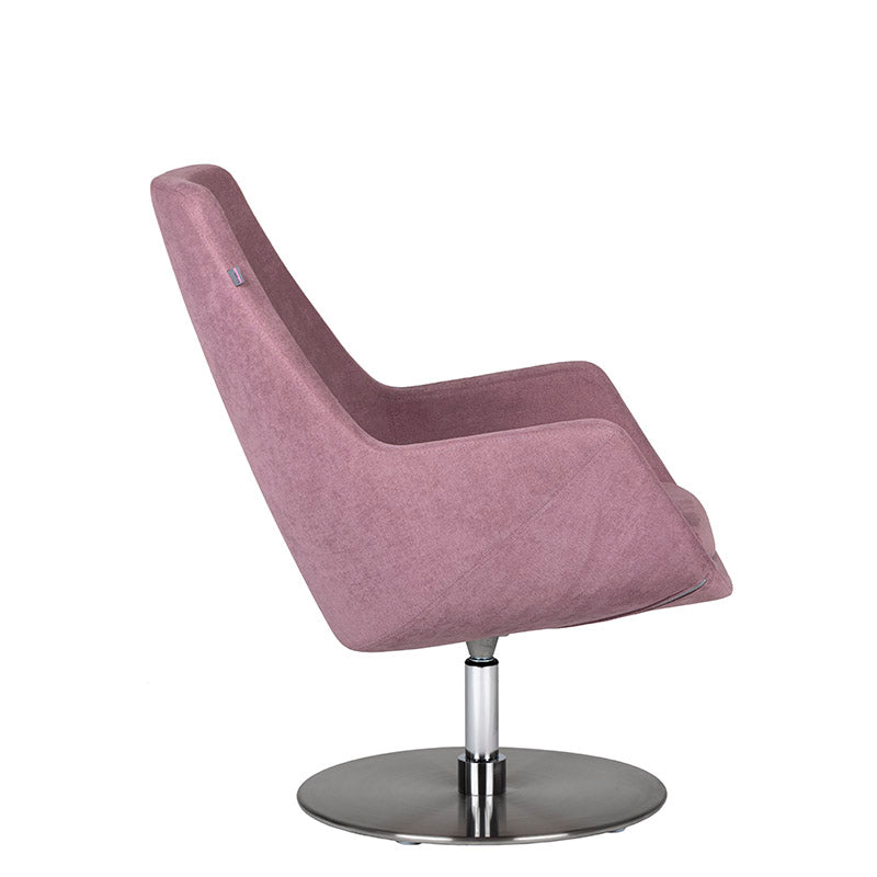 Sillon de Visita modelo Kinzika M de Aura Muebles, diseñado para brindar comodidad y estilo de lado