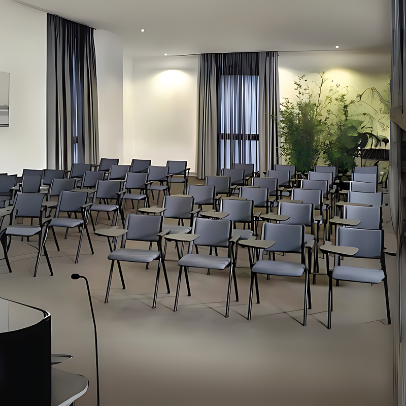 El pupitre escolar REVOLUTION OHP-85 de Aura Muebles ofrece un diseño innovador, proporcionando una experiencia de enseñanza interactiva para los alumnos.