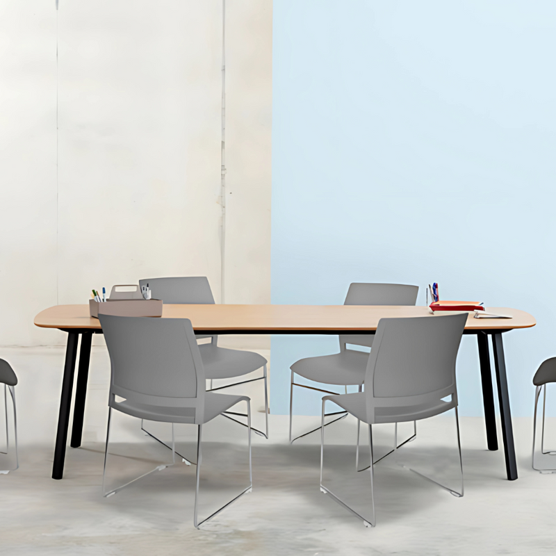 Silla de visita DELTA Estructura De acero sólido "cold rolled" de 1/2" de diámetro con terminado en cromo Asiento y respaldo En dos piezas en polipropileno de alta resistencia y duración Aura Muebles modelo OHV-14