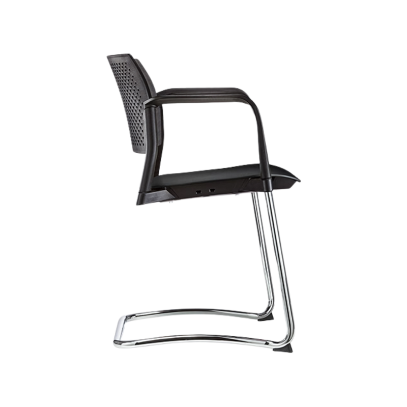 Silla de visita KYOS Estructura de tipo trineo de acero tubular de 7/8" de diámetro calibre 14 terminado en cromo y con descansabrazos de poliuretano en color gris blanco o negro Aura Muebles modelo OHT-322 cromada