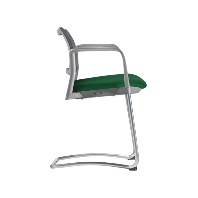 Silla de visita KYOS Estructura Tipo trineo de acero tubular de 7/8" de diámetro calibre 14 con acabado en pintura epóxica (electrostática) color negro mate o gris y con descansabrazos de poliuretano en color gris o negro Aura Muebles modelo OHT-374
