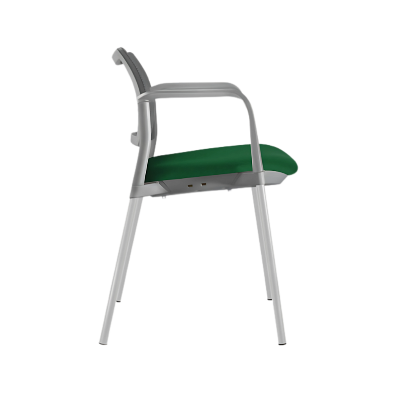 Silla de visita KYOS estructura de acero tubular de 7/8" de diámetro calibre 14 con acabado en pintura epóxica (electrostática) color negro mate o gris y con descansabrazos de poliuretano en color gris o negro Aura Muebles modelo OHV-367