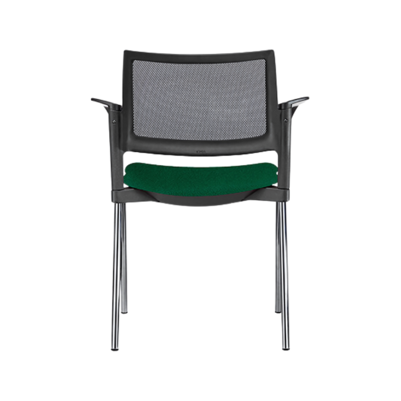 Silla de visita KYOS Estructura de acero tubular de 7/8" de diámetro calibre 14 terminado en cromo y con descansabrazos de poliuretano en color gris o negro Aura Muebles modelo OHV-371 cromada