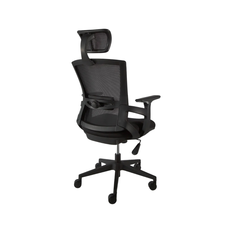 Descubre la comodidad y estilo de la silla ejecutiva modelo BERLIN con cabecera de Aura Muebles. Esta silla te brindará una postura adecuada y reducirá la fatiga al trabajar largas horas.