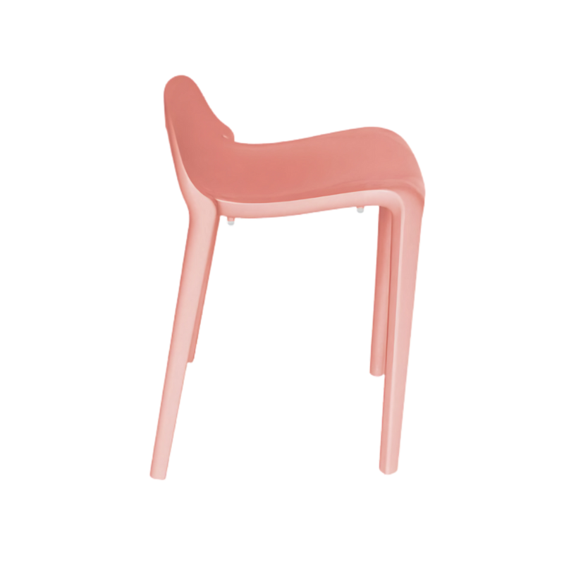Esta silla para restaurante baja modelo JOYOUS es resistente a los rayos UV y está diseñada para soportar condiciones climáticas extremas Fabricada con materiales duraderos esta silla es ideal para uso en exteriores y garantiza una larga vida útil Aura Muebles modelo OHV-81