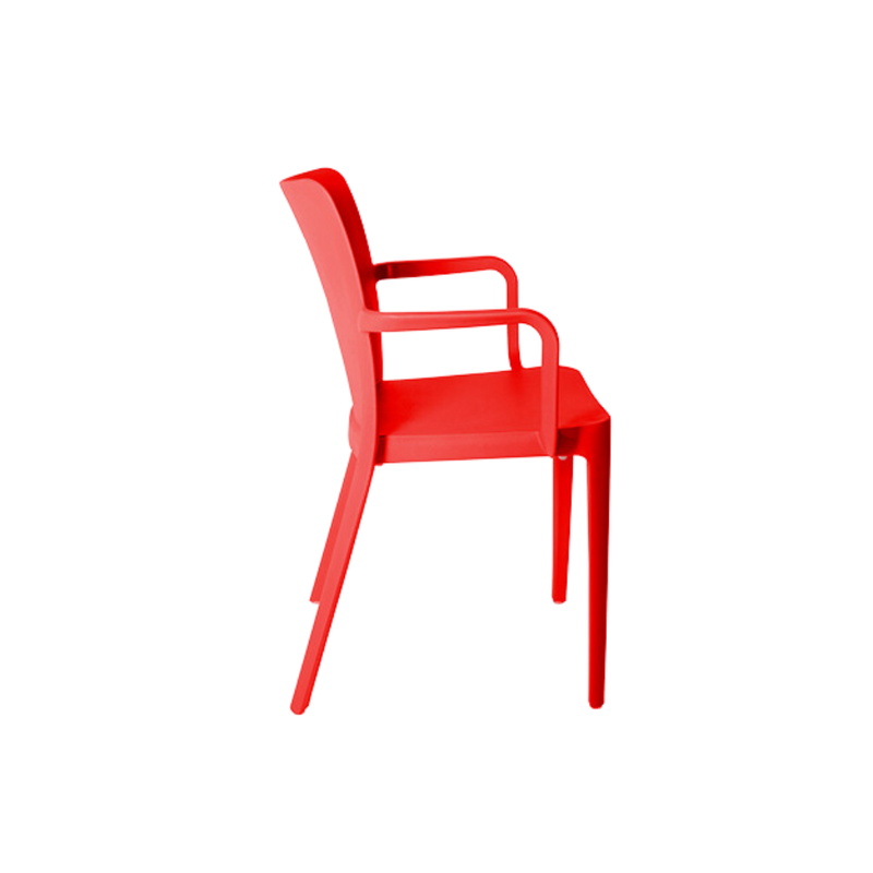 Silla para restaurante con su diseño ergonómico y resistencia al clima permite disfrutar del aire libre sin preocupaciones SOLEI Aura Muebles modelo OHV-59 con brazos