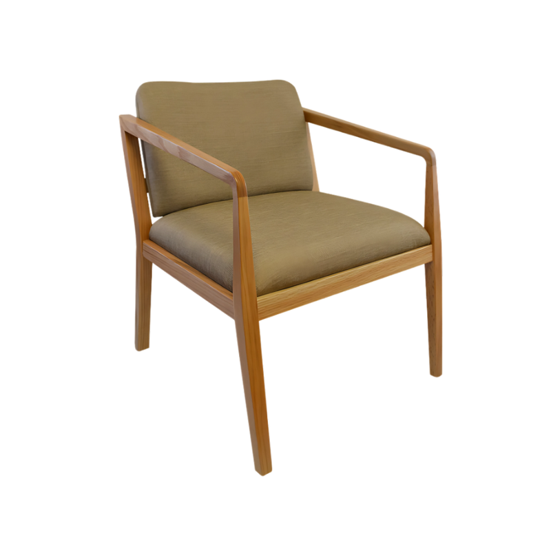 Sillón confortable Base en madera sólida de encino barnizada en color natura, nogal o negro con soporte en respaldo asiento en triplay de 18 mm de espesor respaldo curveado acojinamiento en poliuretano flexible Aura Muebles modelo DAKOTA