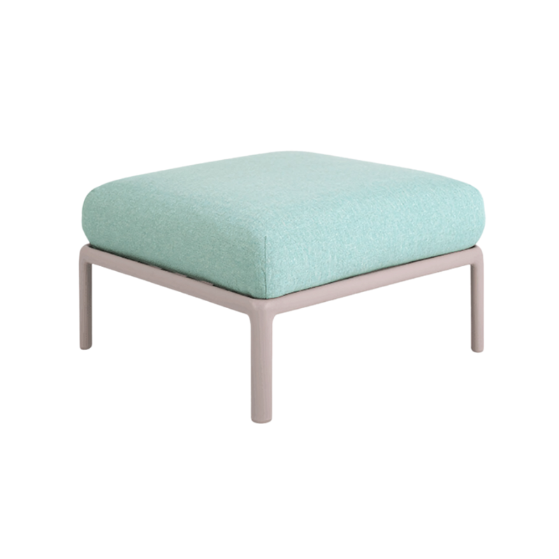 Sillón confortable Mueble en polipropileno de alta resistencia y duración para intemperie e interior resistente a los rayos ultravioleta (UV) y al ambiente salino asiento y respaldo acojinado con hule espuma laminado flexible y alta resiliencia variedad de colores en cojín y mueble Aura Muebles modelo OHM-7215-OT