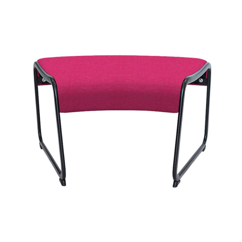 Sillón de visita confortable DIRK Estructura de acero tubular ovalado con acabado de pintura epóxica (electrostática) color negro mate asiento hule espuma laminado flexible y alta resilencia tapiz tela o vinil al color de su elección de nuestro catálogo Aura Muebles modelo OHM-123