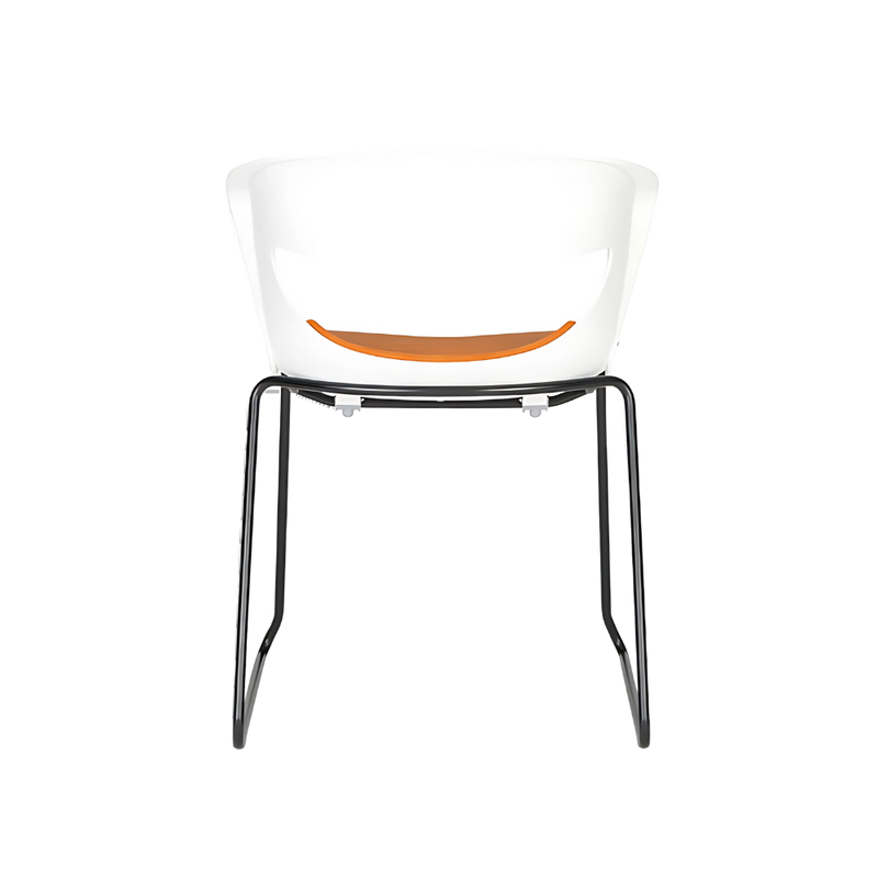 Descubre el sillón de visita KICCA TRINEO de Aura Muebles.Aporta estabilidad, diseño moderno, comodidad y durabilidad en cualquier espacio profesional.