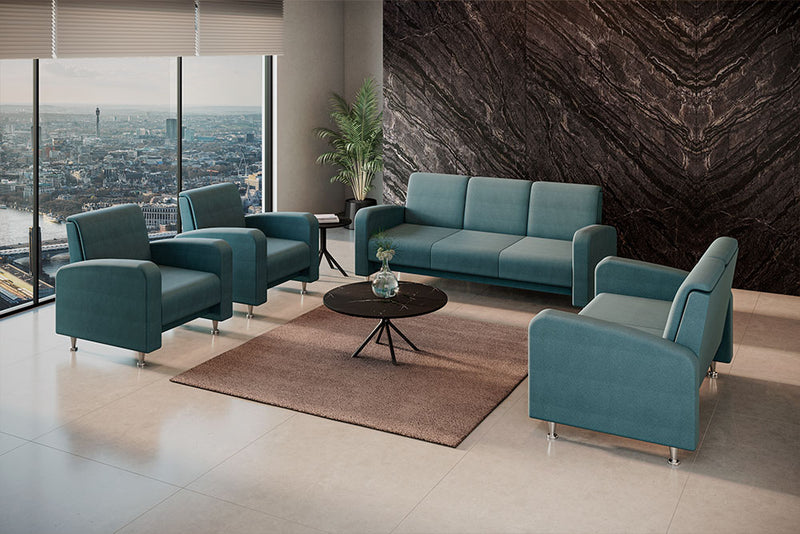 Conjunto de sillones Profile en sala de espera moderna con vista a la ciudad