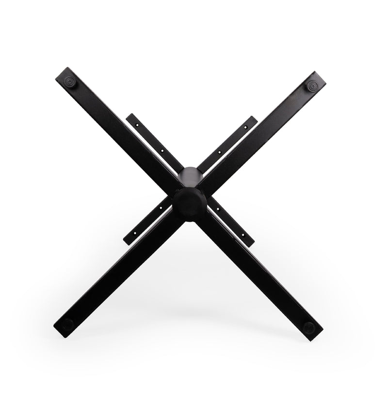 El Pedestal 300-BL es una base robusta y elegante en acero negro, diseñada para soportar mesas circulares de hasta 120 cm de diámetro. Excelente opción para espacios corporativos, cafeterías o áreas de descanso que requieren estabilidad y estilo moderno.