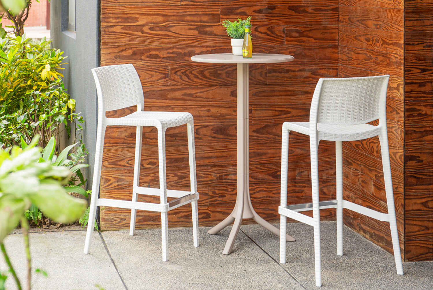Silla de visita modelo RUE OHV-7036C ambientada Aura Muebles