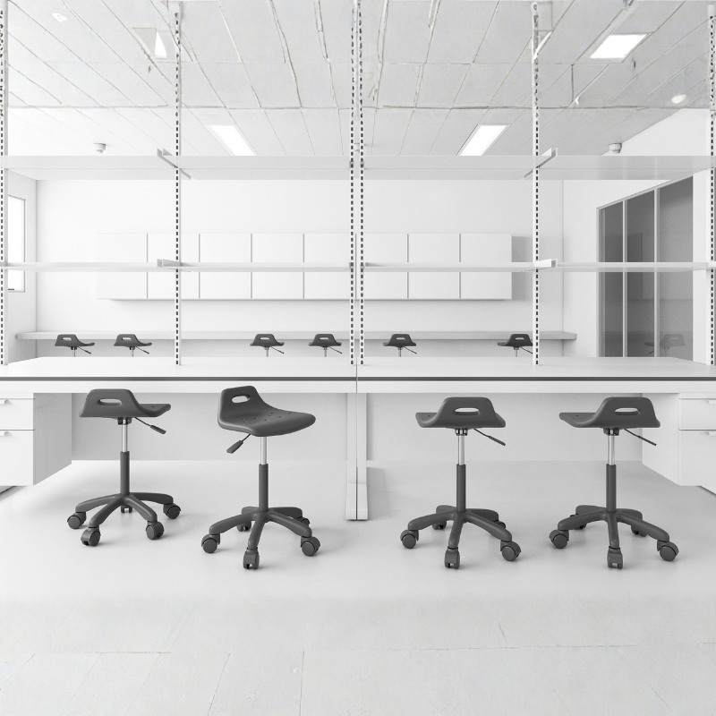 Encuentra el banco para oficina perfecto en Aura Muebles. El banco alto industrial modelo HEAVY DUTY LINE OHI-49 ofrece resistencia y durabilidad, y su diseño ergonómico brinda comodidad.