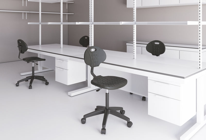 Banco alto industrial HEAVY DUTY LINE Respaldo y asiento poliuretano compacto suave de uso industrial con interior en madera de aglomerado, asiento con curvatura antropométrica. Aura Muebles modelo OHI-48