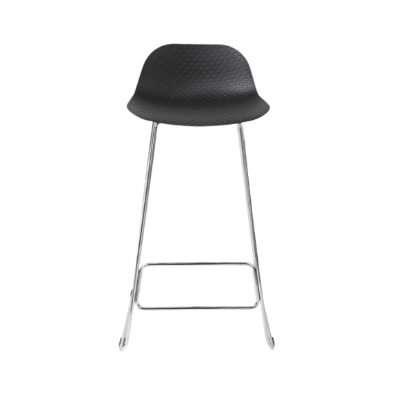 Banco alto moderno con asiento de polipropileno y estructura metálica cromada. Ideal para barras y cafeterías. Disponible en blanco, negro y gris.