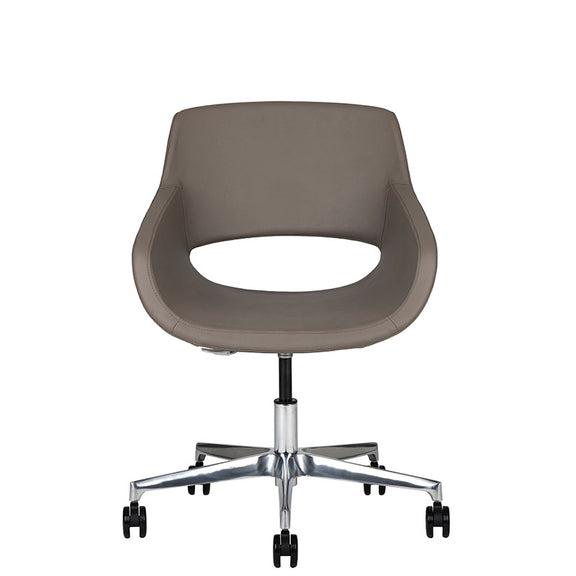 Sillón de Visita Flok café de frente con base de aluminio con rodajas y altura ajustable.