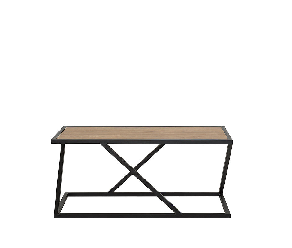 Vista frontal de la mesa de centro ZETA-C con diseño en forma de “Z” moderna y elegante.