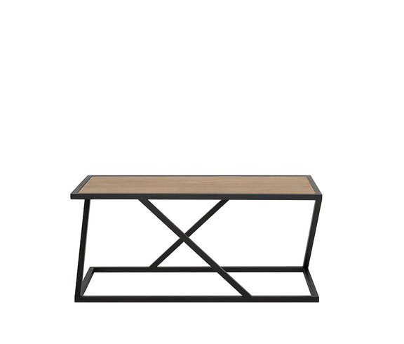 Vista frontal de la mesa de centro ZETA-C con diseño en forma de “Z” moderna y elegante.