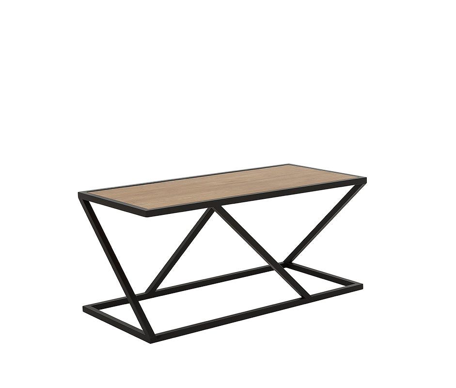 Mesa de centro ZETA-C vista en ángulo con estructura metálica negra y cubierta tipo madera.