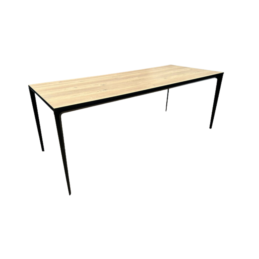 Mesa rectangular es una excelente opción para cualquier espacio de trabajo con su amplia superficie ofrece un gran espacio para trabajar y colocar objetos Aura Muebles modelo AUSTRIA 200*80