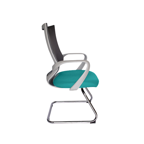 Silla de visita ejecutiva EQUA color gris base trineo de acero tubular redondo de 1" de diámetro calibre 14 con terminado en cromo brazos de polipropileno semi-rígido Aura Muebles modelo OHV-188