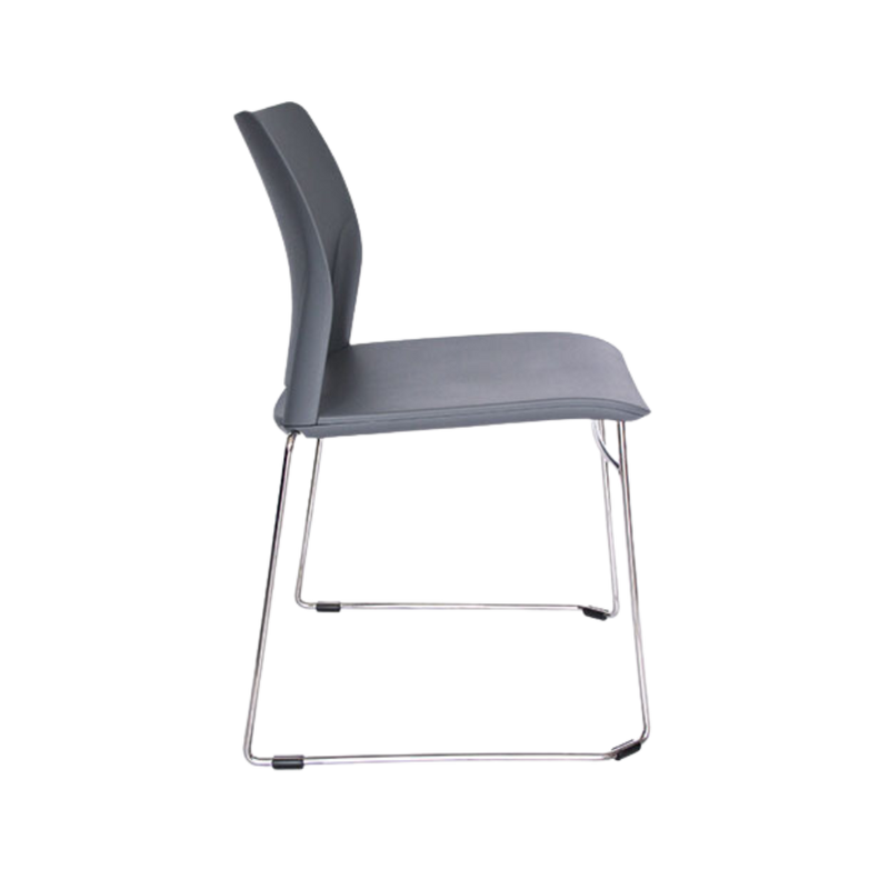 Silla de visita ALPHA baja Estructura Barra de acero sólido de 11 mm de diámetro con terminado en cromo Asiento y respaldo En dos piezas en polipropileno de alta resistencia y duración Aura Muebles modelo OHV-102