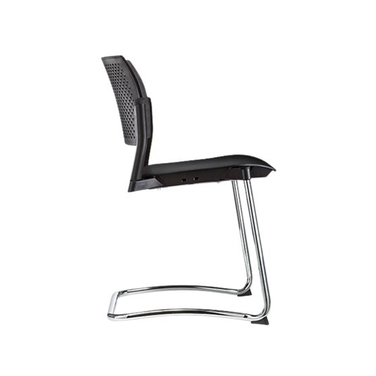 Silla de visita KYOS estructura tipo trineo de acero tubular de 7/8" de diámetro calibre 14 terminado en cromo asiento y respaldo en polipropileno de alta resistencia y duración Aura Muebles modelo OHT-321 cromada