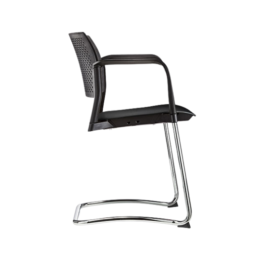 Silla de visita KYOS Estructura de tipo trineo de acero tubular de 7/8" de diámetro calibre 14 terminado en cromo y con descansabrazos de poliuretano en color gris blanco o negro Aura Muebles modelo OHT-322 cromada