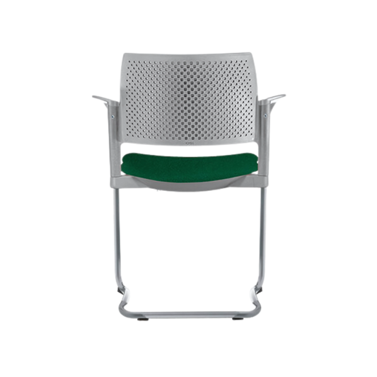 Silla de visita KYOS Estructura de tipo trineo de acero tubular de 7/8" de diámetro calibre 14 con acabado en pintura epóxica (electrostática) color negro mate o gris y con descansabrazos de poliuretano en color gris blanco o negro Aura Muebles modelo OHT-338