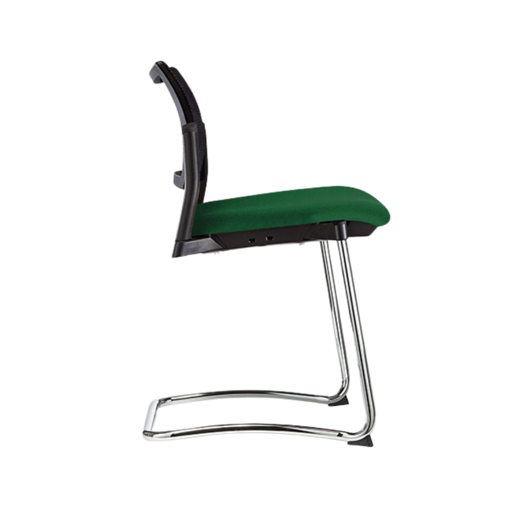 Silla de visita KYOS Estructura Tipo trineo de acero tubular de 7/8" de diámetro calibre 14 terminado en cromo Respaldo En malla diseño ergonómico Aura Muebles modelo OHT-375 cromada