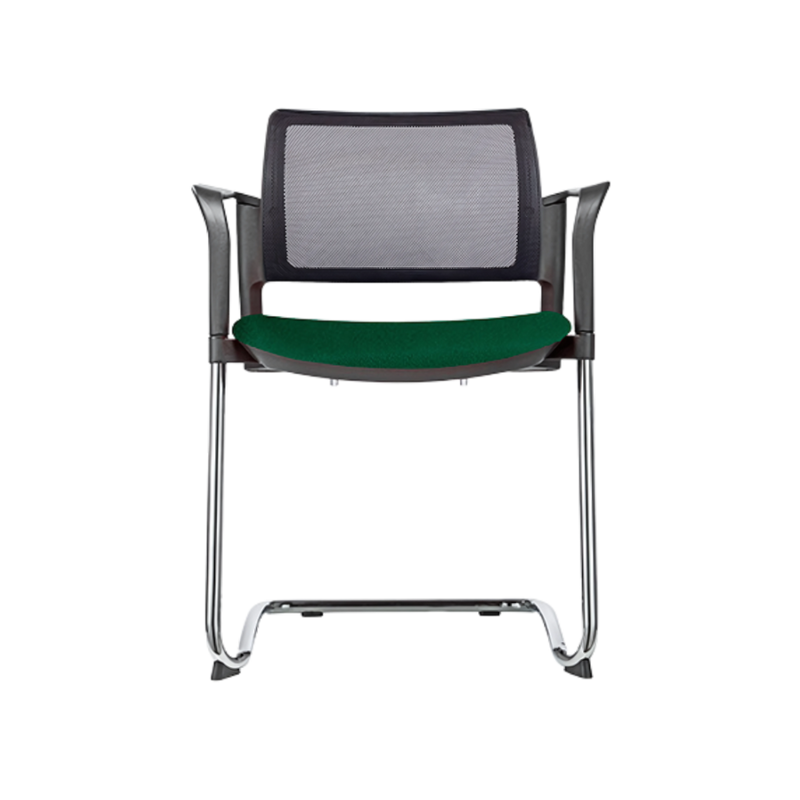 Silla de visita KYOS Estructura Tipo trineo de acero tubular de 7/8" de diámetro calibre 14 terminado en cromo y con descansabrazos de poliuretano en color gris o negro Aura muebles modelo OHT-376 cromada