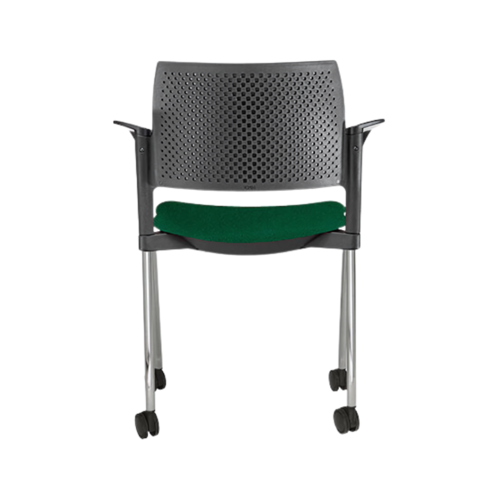 Silla de visita KYOS estructura de acero tubular de 7/8" de diámetro calibre 14 terminado en cromo con rodajas giratorias tipo dual en color negro y con descansabrazos de poliuretano en color gris blanco o negro Aura Muebles modelo OHV-356 cromada