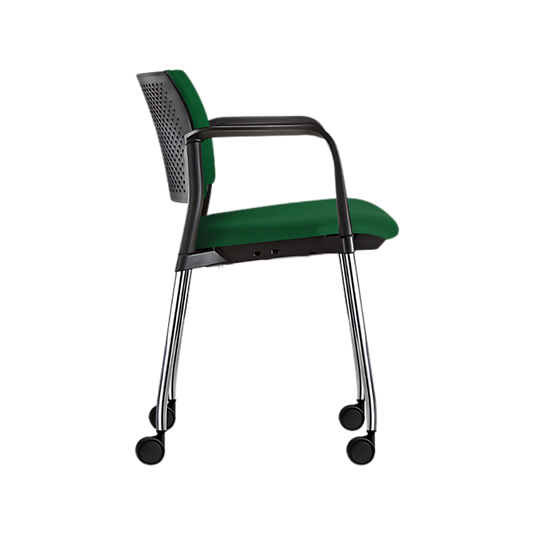 Silla de visita KYOS estructura de acero tubular de 7/8" de diámetro calibre 14 terminado en cromo con rodajas giratorias tipo dual en color negro y con descansabrazos de poliuretano en color gris blanco o negro Aura Muebles modelo OHV-356 cromada