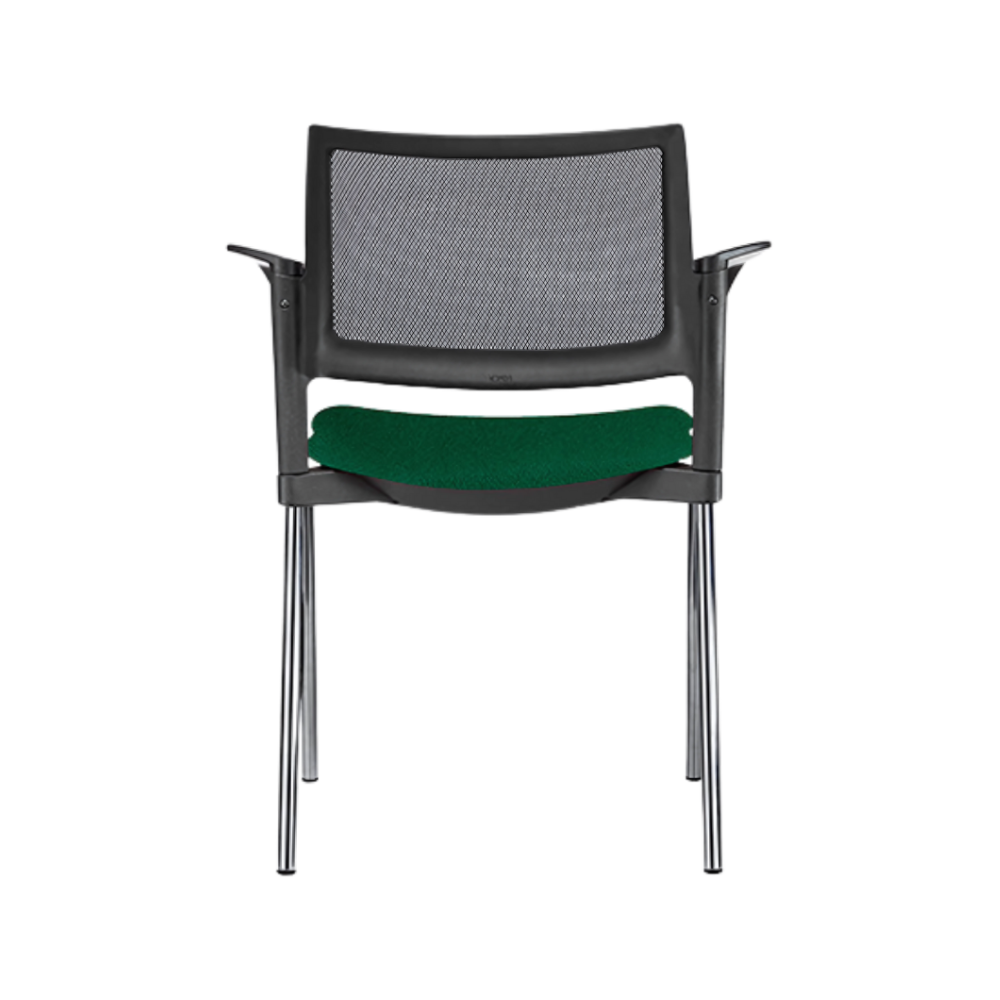 Silla de visita KYOS Estructura de acero tubular de 7/8" de diámetro calibre 14 terminado en cromo y con descansabrazos de poliuretano en color gris o negro Aura Muebles modelo OHV-371 cromada
