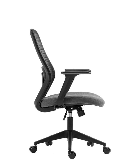 Vista de perfil de silla ejecutiva AC-20 NN mostrando sus líneas ergonómicas.