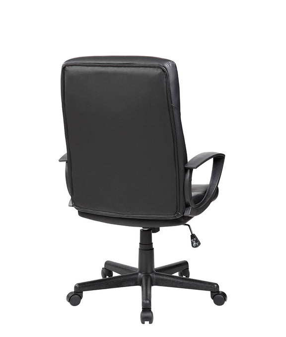 Silla ejecutiva E-410 en ángulo tres cuartos mostrando diseño ergonómico.