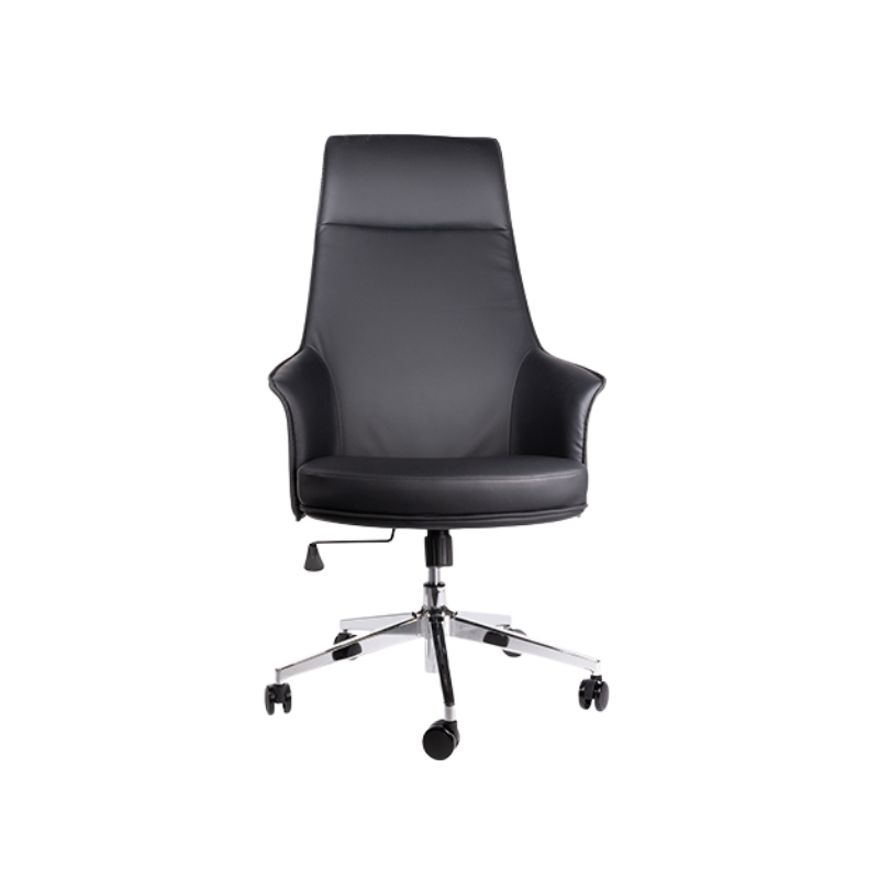 Silla ejecutiva ergonómica con base cromada.