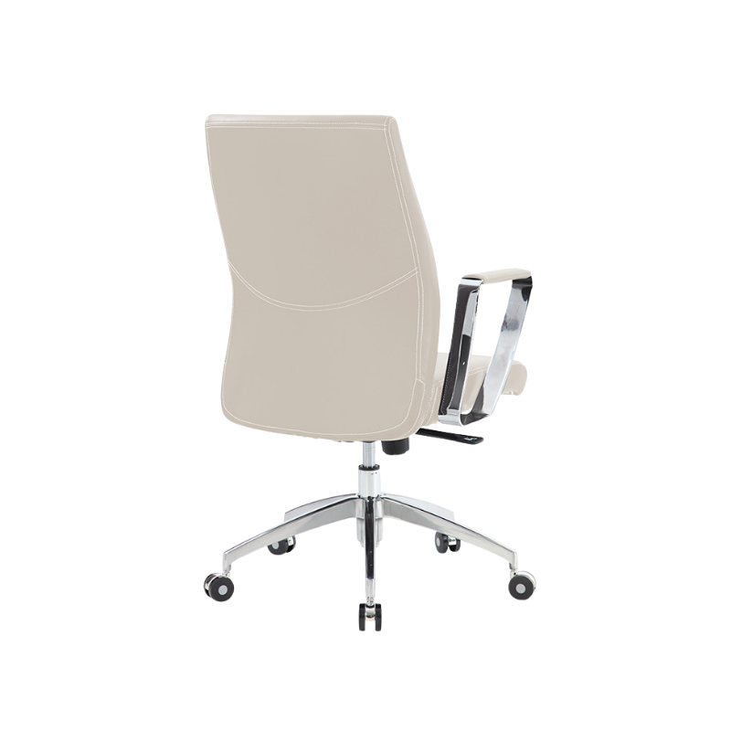 Silla ejecutiva modelo AC-15 con respaldo alto, base cromada y ajuste reclinable. Elegancia y confort ideales para oficinas modernas y ejecutivos.