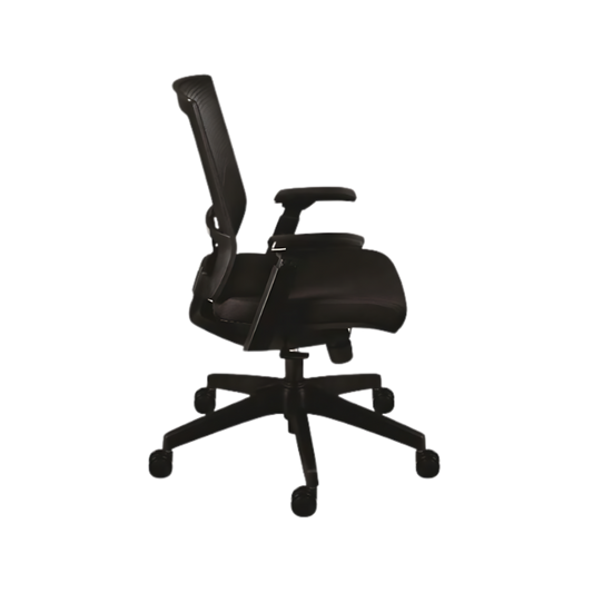 Con estructura robusta, nuestra silla ejecutiva modelo AUSTRIA sin cabecera de Aura Muebles en Guadalajara brinda comodidad y sofisticación a tu espacio de trabajo.