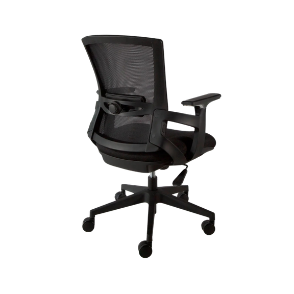 Descubra las sillas ejecutivas modelo BERLIN sin cabecera de Aura Muebles. Experimente una ergonomía superior y una comodidad excepcional durante todo el día.