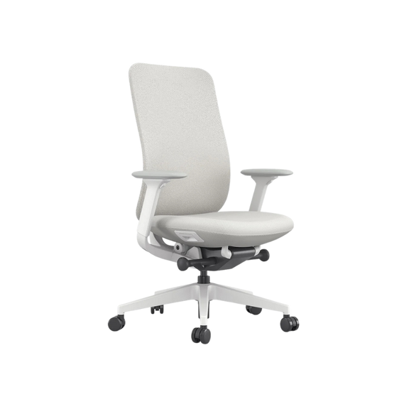Silla Ejecutiva KHUDI OHE-44 Arena: Está diseñada para ofrecer más comodidad y adecuar la postura para mejorar su productividad. Conócela en Aura Muebles.