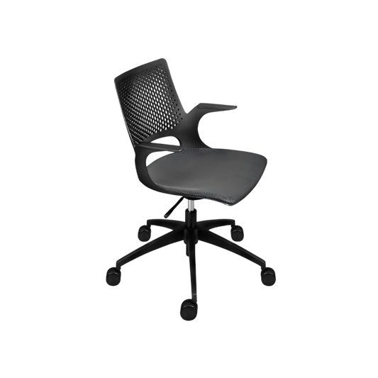 Descubre la elegancia y comodidad de la silla ejecutiva modelo MEDELLIN en color negro de Aura Muebles. Esta silla ofrece soporte y mejora tu postura durante largas horas de trabajo.