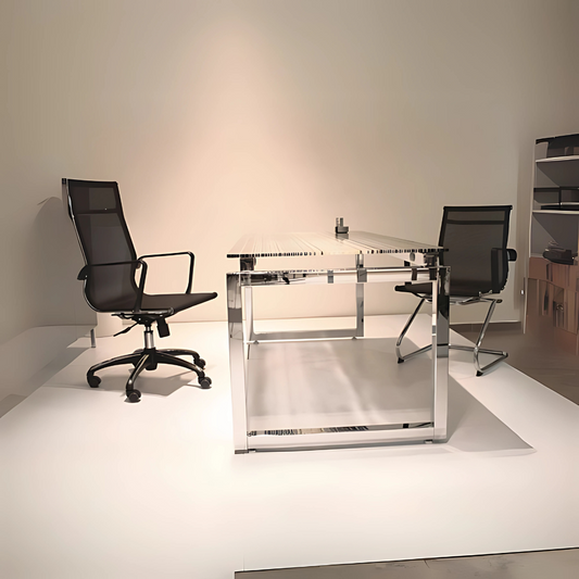 Descubre la silla ejecutiva modelo TRAVIS OHE-295 en color negro de Aura Muebles. Con su diseño moderno y resistente te brinda comodidad en tu ambiente de trabajo.