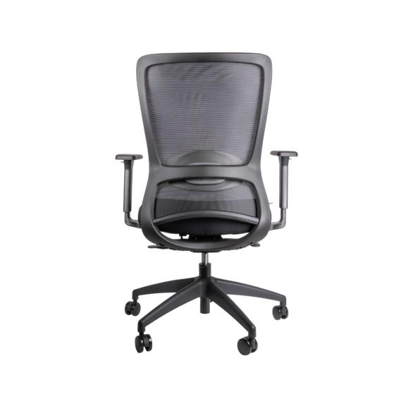 Descubre nuestra silla ejecutiva modelo WICKER OHE-139 de Aura Muebles. Diseñada ergonómicamente para brindar soporte a tu espalda mientras trabajas.