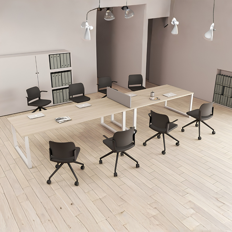 La silla operativa CIAO OHS-11 en color negro. Con su base de estrella en poliamida, asiento giratorio soporta hasta 160 kg, siendo reisistente y duradera.